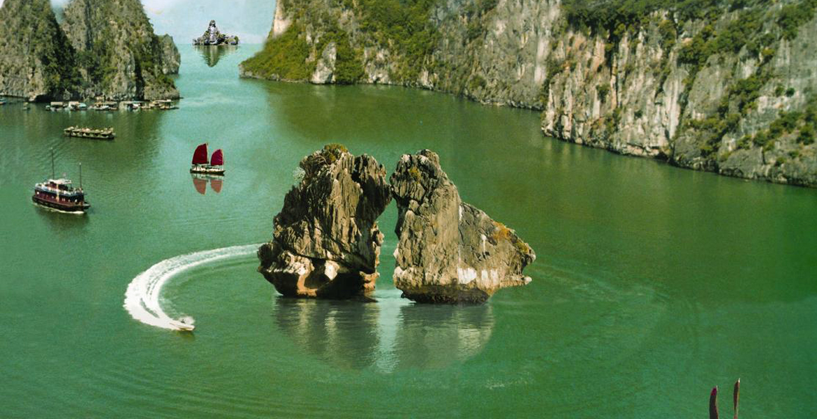 Halong Bay Day Tour From Hanoi